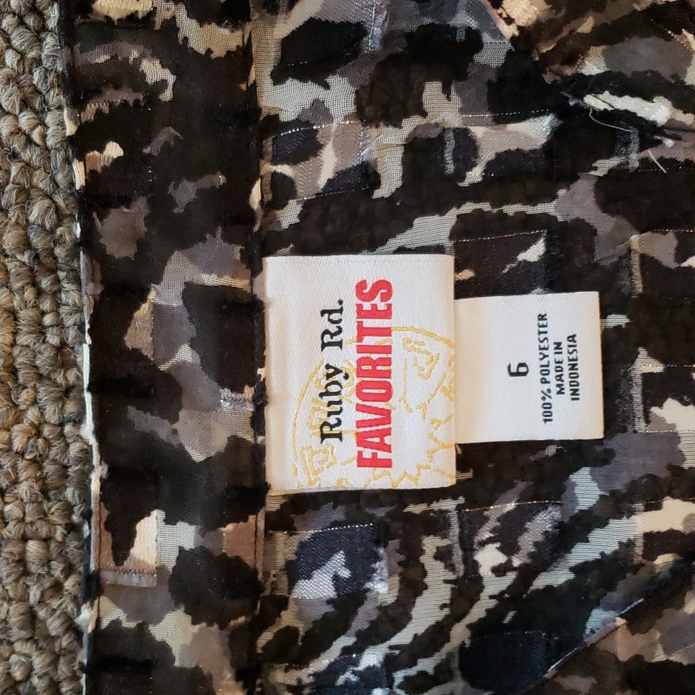 Ruby Rd. FAVORITES Women's Blouse - Picture 4 of 6